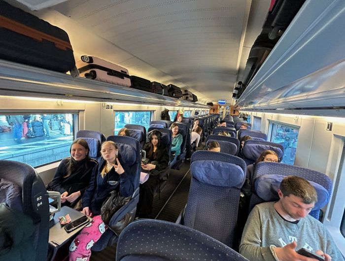 Zurück ging es dann wieder mit dem Zug. Zurück ging es dann wieder mit dem Zug.